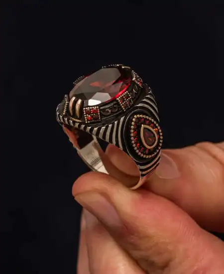 Gümüş Kırmızı Fasetli Taşlı Erkek Yüzük