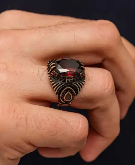 Gümüş Kırmızı Fasetli Taşlı Erkek Yüzük