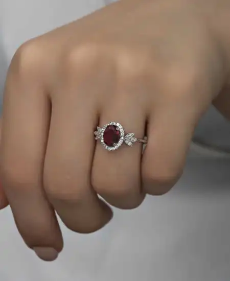Gümüş Kırmızı Oval Taşlı Kadın Yüzük