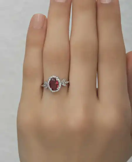 Gümüş Kırmızı Oval Taşlı Kadın Yüzük