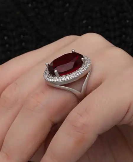 Gümüş Kırmızı Oval Taşlı Kadın Yüzük
