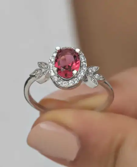 Gümüş Kırmızı Oval Taşlı Kadın Yüzük