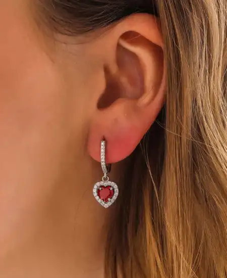 Gümüş Kırmızı Taşlı Kalpli Kadın Küpe