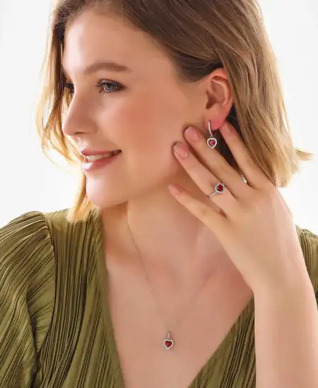 Gümüş Kırmızı Taşlı Kalpli Kadın Set