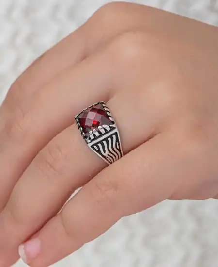 Gümüş Kırmızı Zirkon Taşlı Çocuk Erkek Yüzük