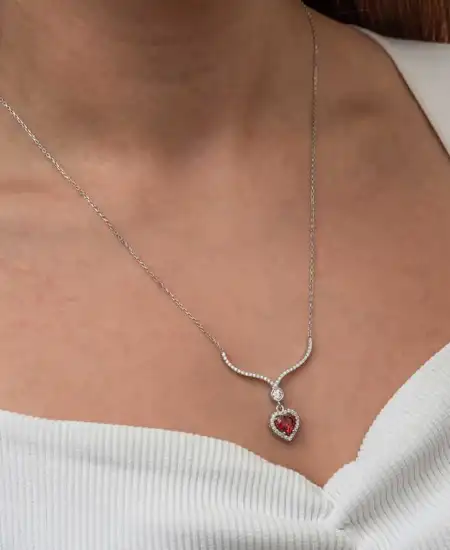Gümüş Kırmızı Zirkon Taşlı Kalp Kadın Kolye