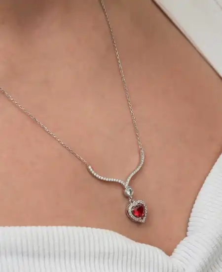 Gümüş Kırmızı Zirkon Taşlı Kalp Kadın Kolye