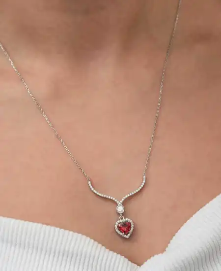 Gümüş Kırmızı Zirkon Taşlı Kalp Kadın Kolye