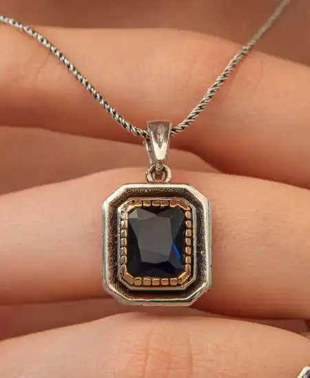 Gümüş Lacivert Taşlı Dikdörtgen Kadın Kolye