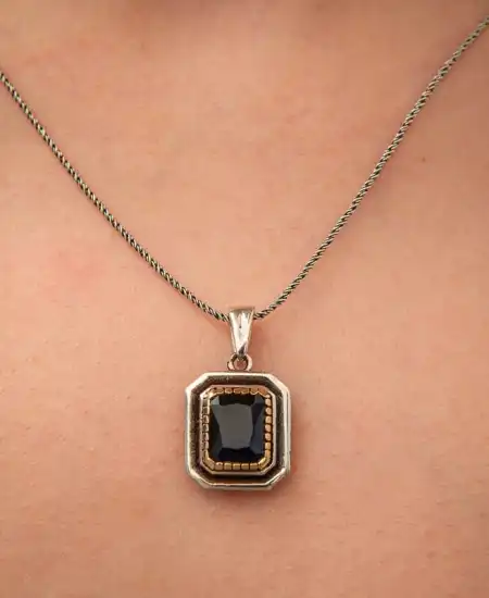 Gümüş Lacivert Taşlı Dikdörtgen Kadın Kolye