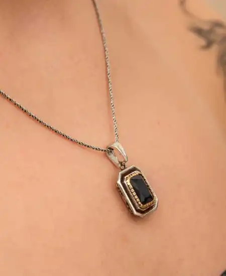 Gümüş Lacivert Taşlı Dikdörtgen Kadın Kolye