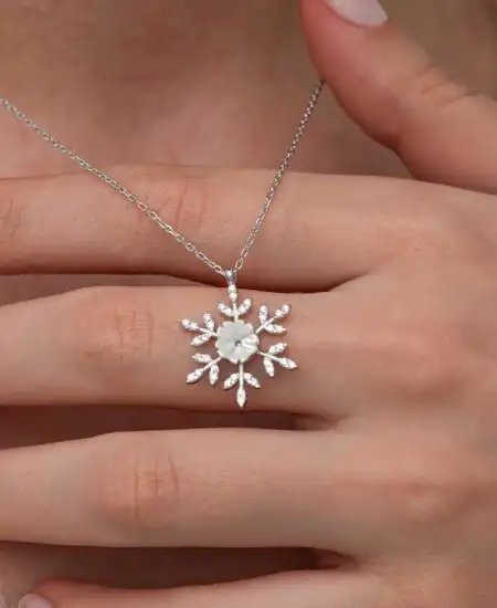 Gümüş Manolya Çiçeği Kar Tanesi Kadın Kolye