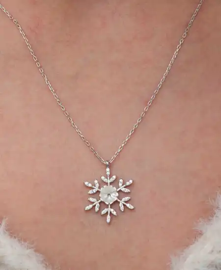 Gümüş Manolya Çiçeği Kar Tanesi Kadın Kolye