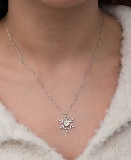 Gümüş Manolya Çiçeği Kar Tanesi Kadın Kolye
