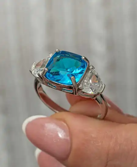 Gümüş Mavi Zirkon Taşlı Kadın Yüzük