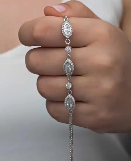 Gümüş Mekik Zirkon Taşlı Kadın Bileklik