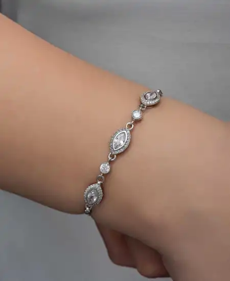 Gümüş Mekik Zirkon Taşlı Kadın Bileklik
