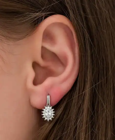 Gümüş Mengeçli Oval Kesim Küpe