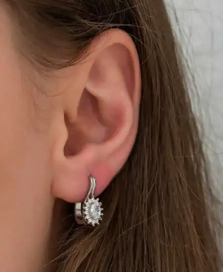 Gümüş Mengeçli Oval Kesim Küpe