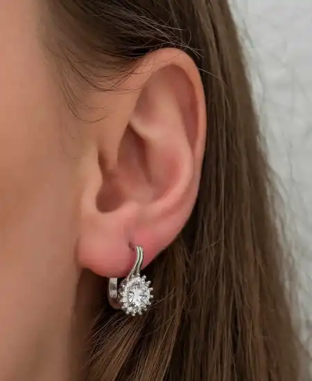 Gümüş Mengeçli Yuvarlak Kesim Küpe