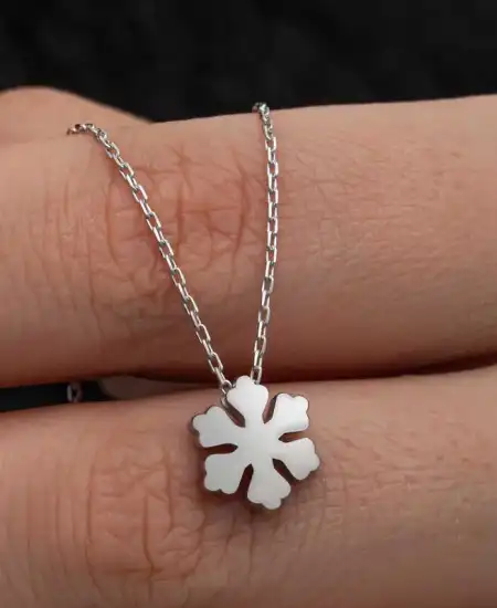 Gümüş Minimal Kar Tanesi Kadın Kolye