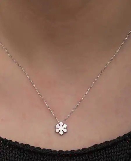 Gümüş Minimal Kar Tanesi Kadın Kolye