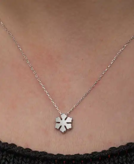 Gümüş Minimal Kar Tanesi Kadın Kolye