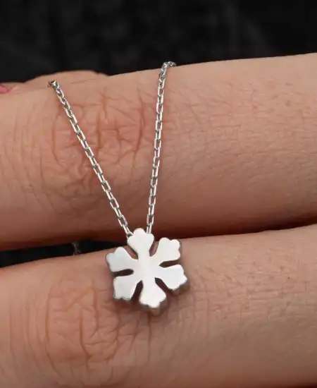 Gümüş Minimal Kar Tanesi Kadın Kolye