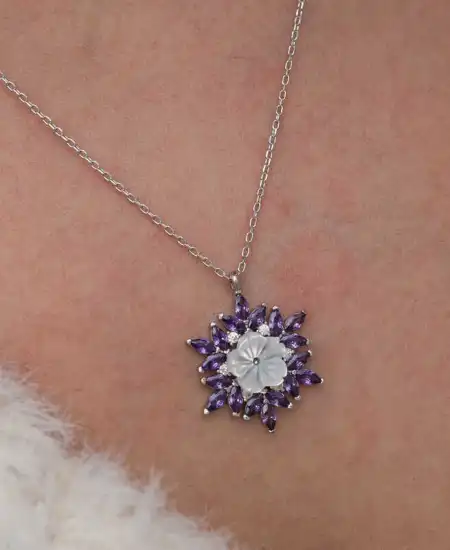 Gümüş Mor Lotus Desenli Çiçek Kadın Kolye