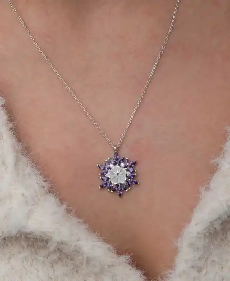 Gümüş Mor Lotus Desenli Çiçek Kadın Kolye