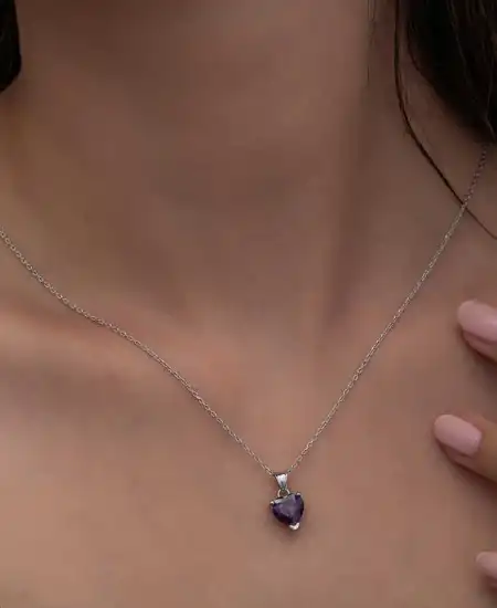 Gümüş Mor Taşlı Kalpli Kadın Kolye