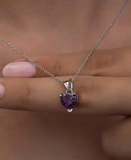 Gümüş Mor Taşlı Kalpli Kadın Kolye