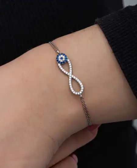 Gümüş Nazarlı Sonsuzluk Kadın Bileklik