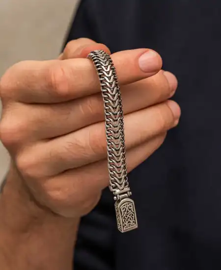 Gümüş Oksitli İşlemeli Erkek Bileklik