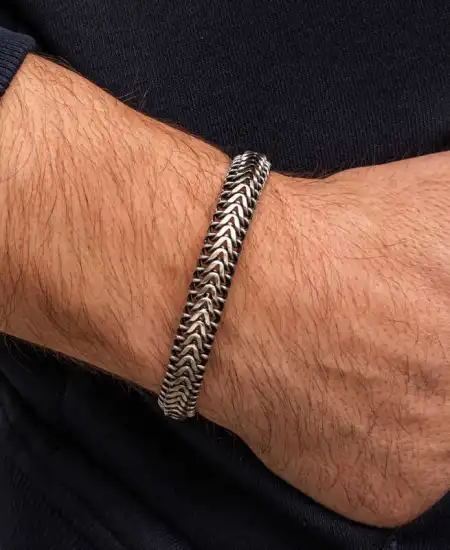 Gümüş Oksitli İşlemeli Erkek Bileklik