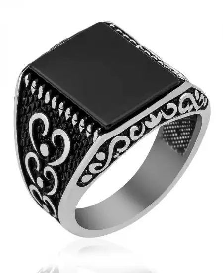 Gümüş Oniks Taşlı Desenli Erkek Yüzük