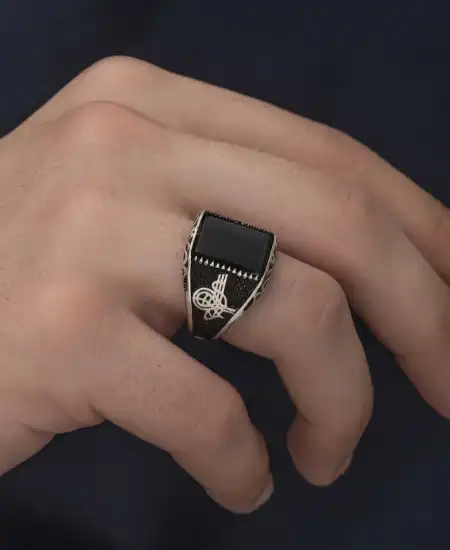 Gümüş Oniks Taşlı Tuğra Erkek Yüzük