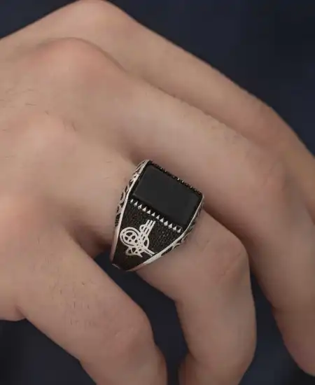 Gümüş Oniks Taşlı Tuğra Erkek Yüzük