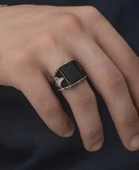 Gümüş Oniks Taşlı Tuğra Erkek Yüzük