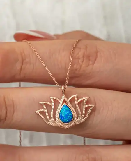 Gümüş Opal Taşlı Rose Lotus Çiçeği Kolye