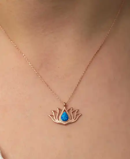 Gümüş Opal Taşlı Rose Lotus Çiçeği Kolye
