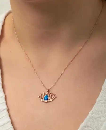 Gümüş Opal Taşlı Rose Lotus Çiçeği Kolye