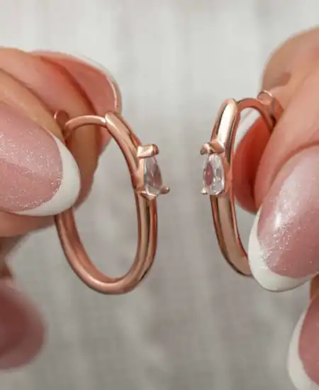 Gümüş Oval Damla Taşlı Kadın Küpe