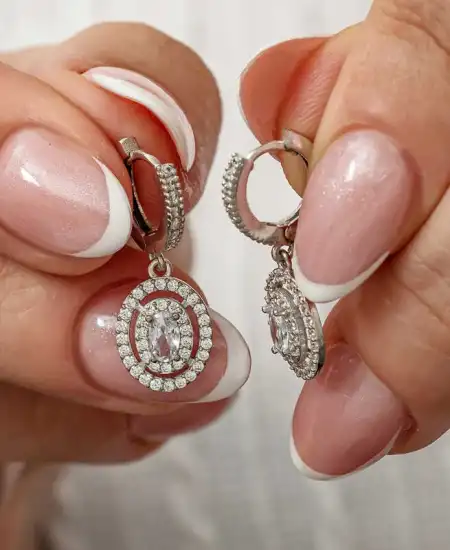 Gümüş Oval Taşlı Sallantılı Küpe