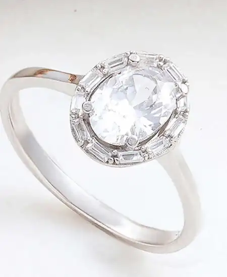 Gümüş Oval Zirkon Taşlı Kadın Yüzük