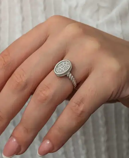 Gümüş Oval Zirkon Taşlı Kadın Yüzük