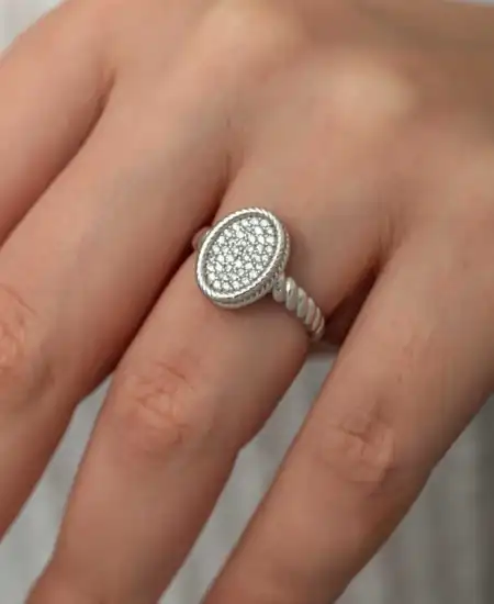 Gümüş Oval Zirkon Taşlı Kadın Yüzük