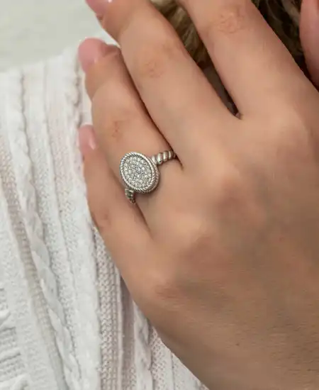 Gümüş Oval Zirkon Taşlı Kadın Yüzük