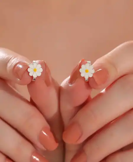 Gümüş Papatya Çocuk Küpesi