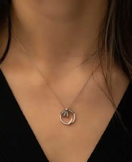 Gümüş Papatya seviyor Kolye